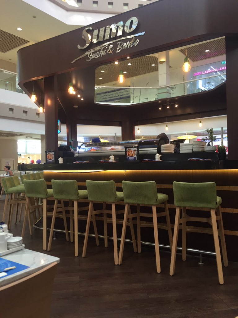 sana_blogs's tweet image. Let&apos;s begin the #chopstickchallenge at @sumosushibento 👯