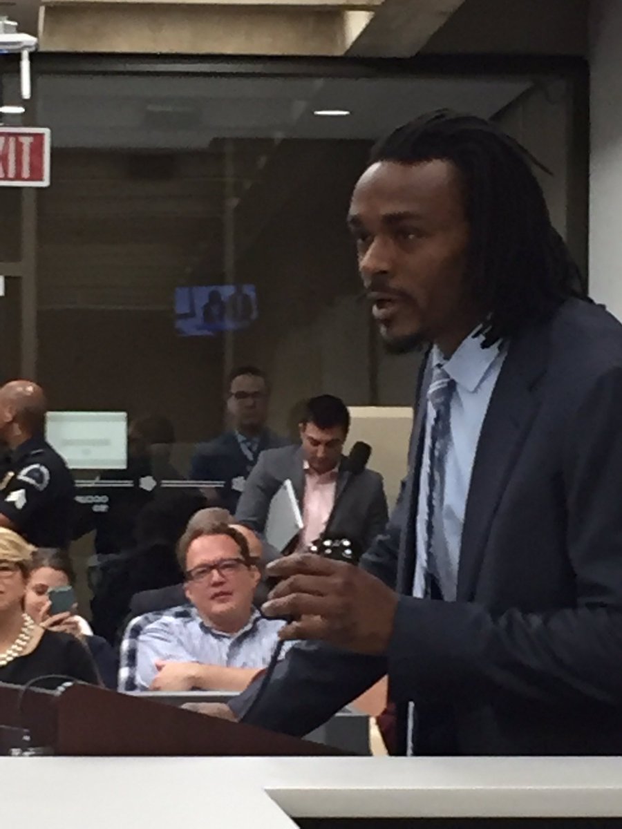 <a href="/CarrCares/">CarrCaresFoundation</a> <a href="/BCarr39/">Brandon Carr</a> recognized by <a href="/CityOfDallas/">City of Dallas</a> for dedication to the community. Thank You Sir! <a href="/teamthomas2015/">Casey for Dallas</a>