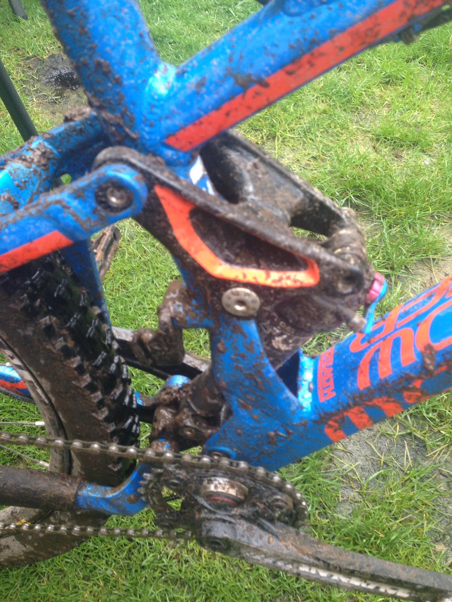 SamAnderson25's tweet photo. A bit wet n muddy but so much fun today on the crafty @MondrakerBikes @tribe_coaching @Dirtschool #attackposition https://t.co/67ZrCexY65