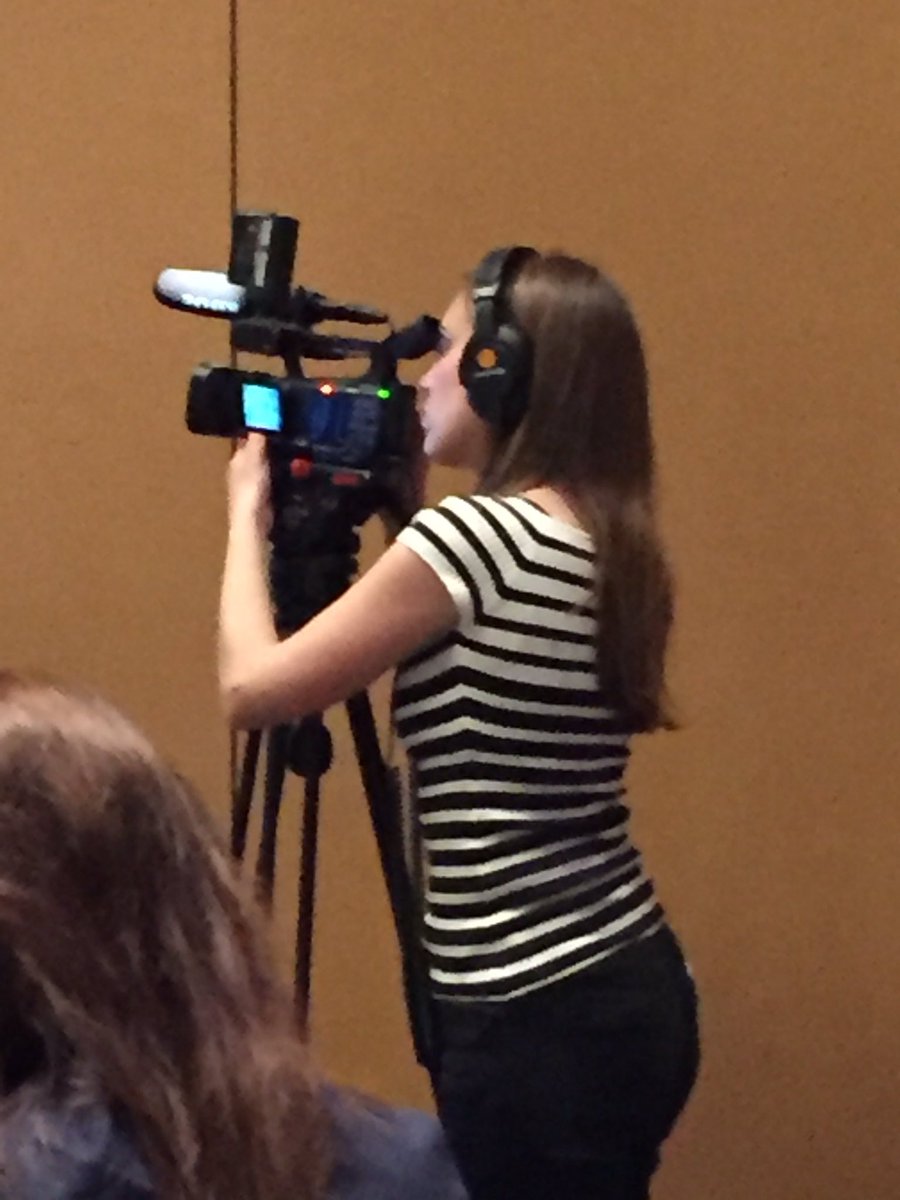 @anyaniewierra geeft een presentatie over <a href="/RegioParkstad/">Parkstad Limburg</a> in Dallas op de #WTTC gefilmd door Jolien Linssen <a href="/L1/">L1</a> .