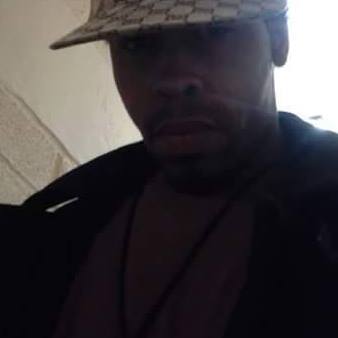 BMunchy's tweet photo. Cartoonist, CEO &amp; Buzz Munchiez Website Designer #MachetteVanHelsing https://t.co/9K4G58Dmnd