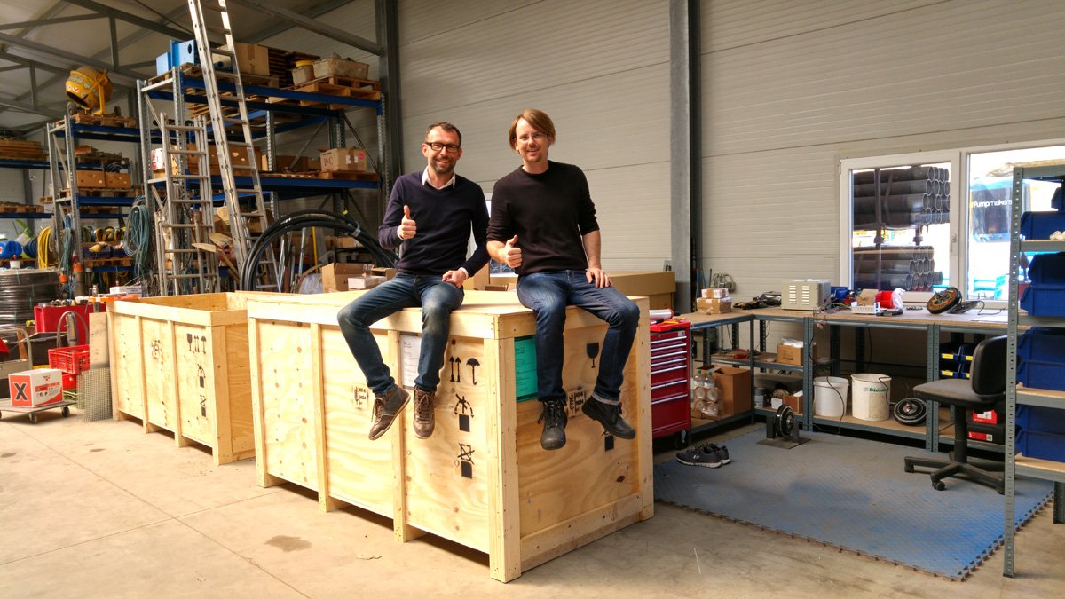 PMwaterpumps's tweet photo. Another DIY Solar Pump is on the way to Cameroon - NOW only in 1 BOX. https://t.co/Hj3lkHDBfz | #Pumpmakers https://t.co/TcDgwv3Han