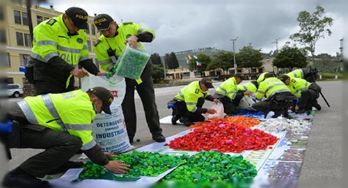 100 kilos de plástico en tapitas fue donado a una fundación >> portal.policia.gov.co/es-co/Noticias… #TapitasDeVida