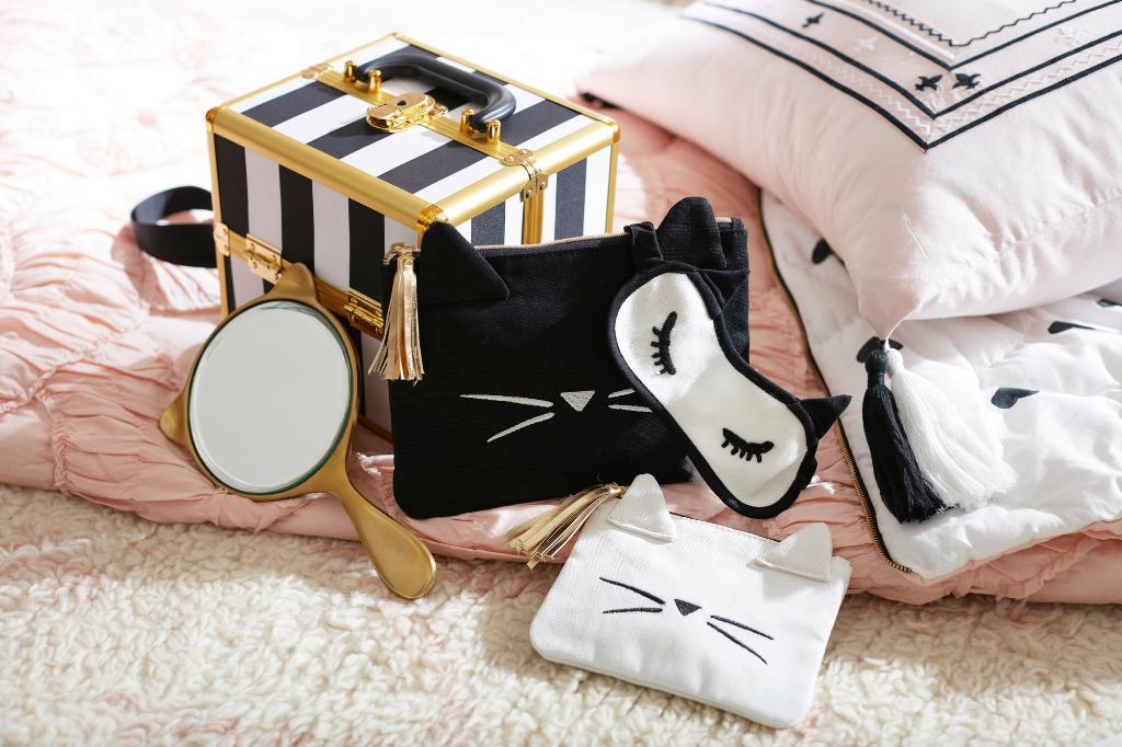 potterybarnteen's tweet image. Check out these sleepover must-haves from @EmilyAndMeritt ! pbtsoci.al/6012Bi6Fm