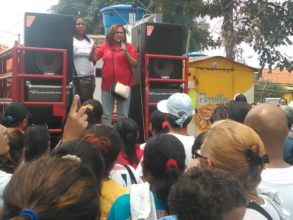 javiercolina34's tweet photo. @TareckPSUV @CarylBertho @VictorFPSUV Unamujer presente en Discusion d Ley d Amnesia Criminal @maiguti10 https://t.co/iiQvXKmOCA