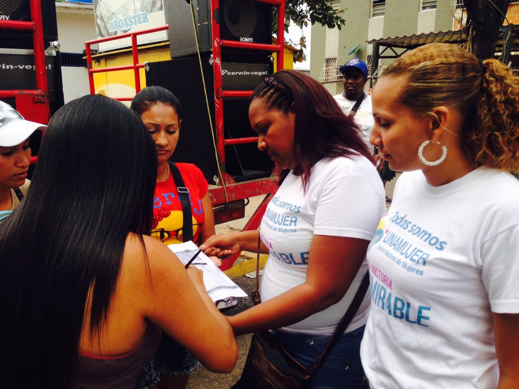 COLINAHILDAMAR's tweet photo. @TareckPSUV @UnaMujerVzla @maiguti10 #MBI la Revolución tiene rostro d Mujer #CLAPunamujerMBI https://t.co/qWJrRkXSog