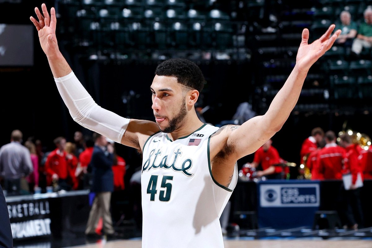 SportsCenter's tweet photo. Michigan State guard Denzel Valentine says he's "NBA ready" and has signed with an agent. (via @MarcJSpearsESPN) https://t.co/dvQM2c1rkS
