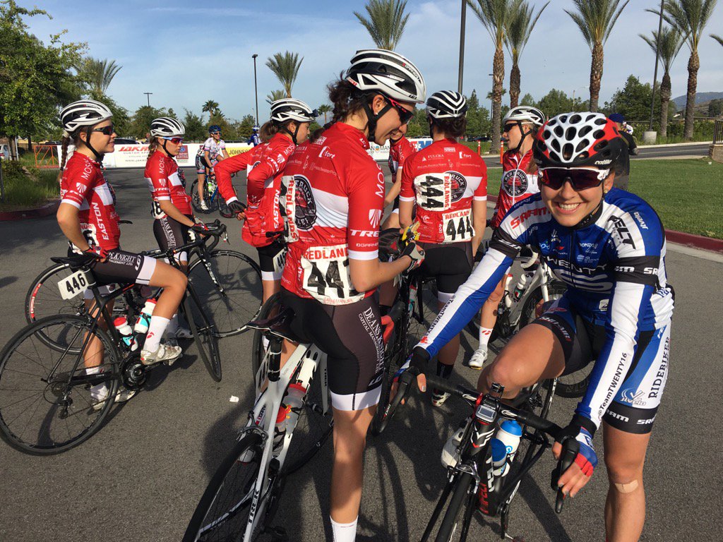 Women's race just 20 minutes away, the start area @SanManuelCasino taking shape. @triACTIONjackso