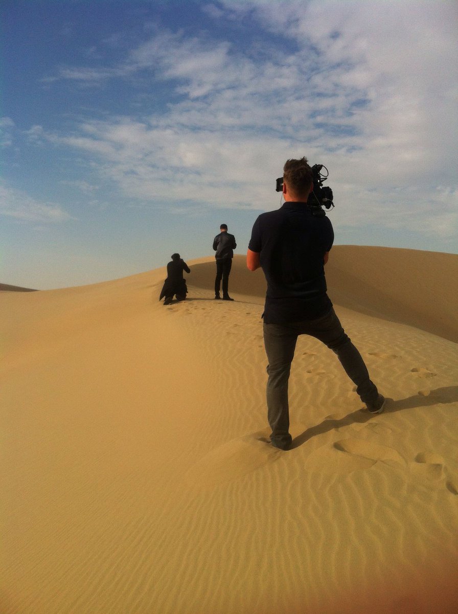 Art director Isabelle in Qatar met <a href="/UnseenPhotoFair/">Humband</a> en <a href="/avrotroskunst/">AVROTROS Kunst</a> voor het campagnebeeld door <a href="/Christto_Andrew/">Christto&Andrew</a>