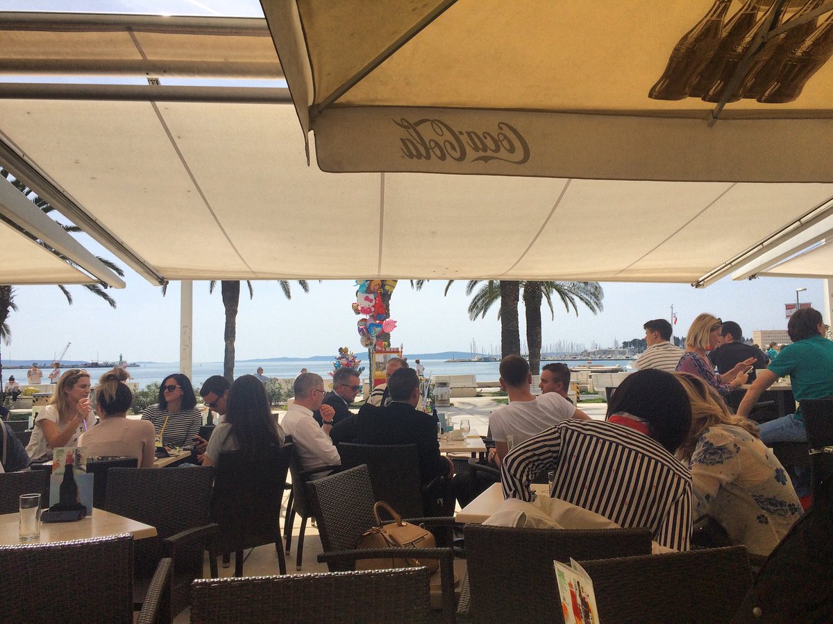 caffebardujam's tweet photo. #seaview #riva #split #visitsplit #tuesday #dujamstilzivota ☀️🌴🌊 https://t.co/JDrsamsbXi