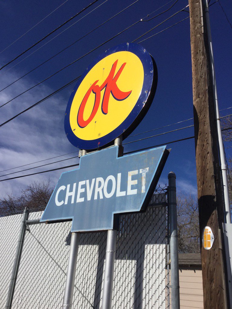 DPWorm's tweet photo. Great old nostalgic #Chevrolet sign at #Purifoy Chevrolet in #FtLupton Colorado. https://t.co/MCUCTGNDIN