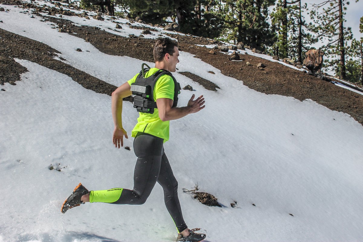 CrossXvest's tweet photo. CrossXvest EVO™:World's Most Advanced WeightVest live on @Indiegogo https://t.co/Ajp9I8XHRD #crowdfunding #indiegogo https://t.co/Xt6ay3iXsT