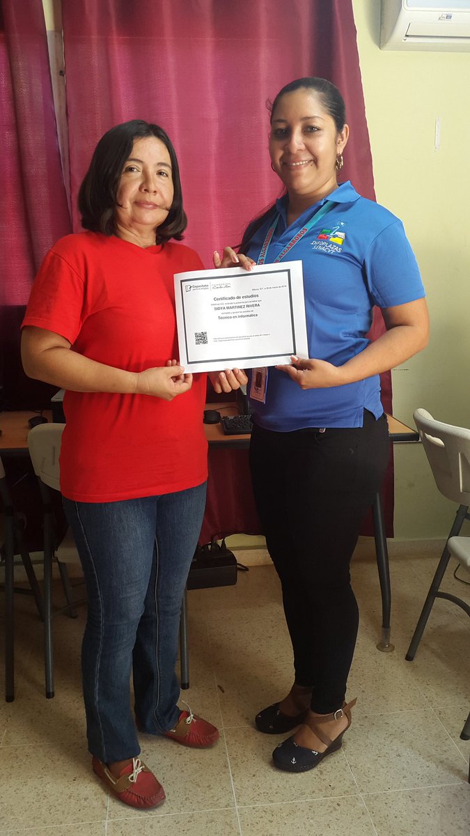 Elsy_tr's tweet photo. La Sra Sidya Culmina Técnico en Informática en la @Infoplazass #76 los Algarrobos con @Fund_CarlosSlim  @Angiemdg https://t.co/6BJjRDFUOf