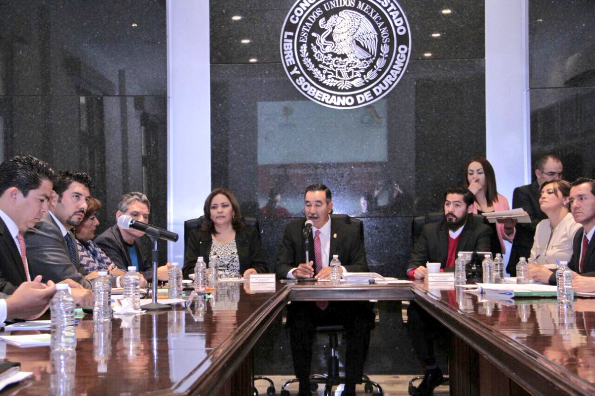 CongresoDurango's tweet photo. Ante Comisión de Salud Pública, titular de @SSDurango rinde su #ComparecenciaDgo con motivo de la #Glosa2015 https://t.co/OXIxwt7aw8