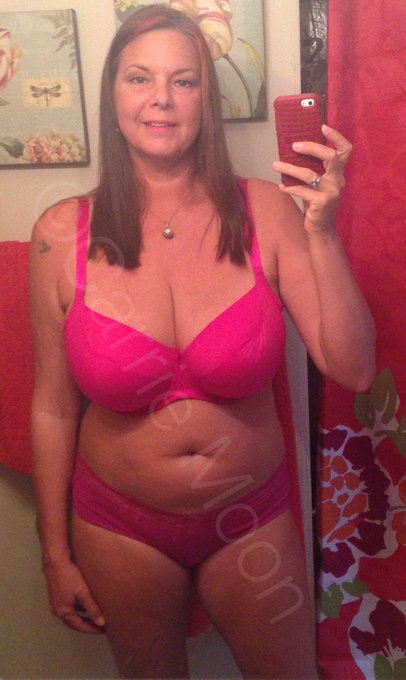 Dark pink bra and panty set sold and mailed to a fan ;) https://t.co/HTe5EGli7k<a href="/tag/tbt"class="tags"><span>#tbt</span></a>