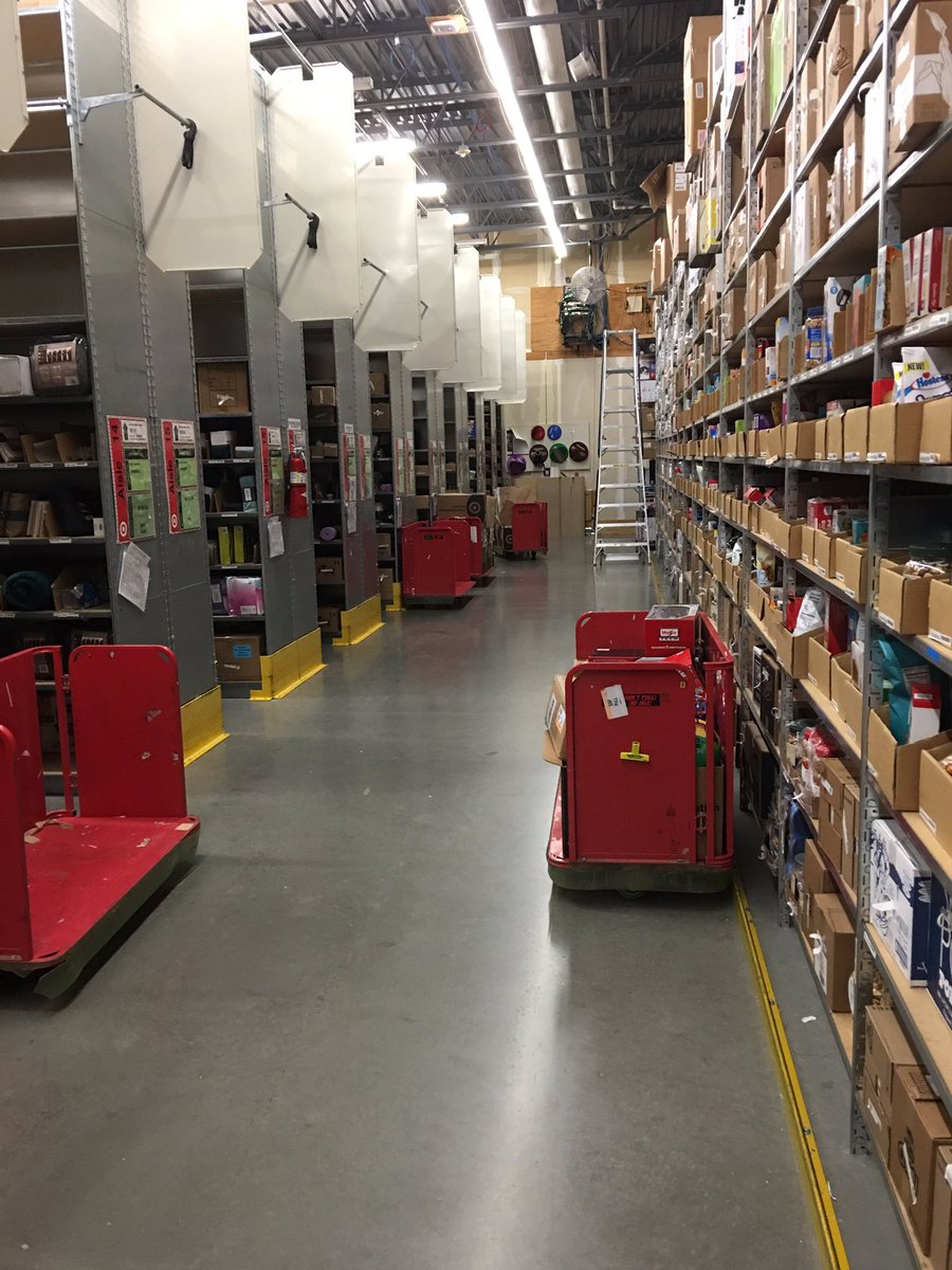bogie_vb's tweet photo. Truck is pushed &amp; back stocked by 10:45, time for projects! @Hodge_kerri @Jeff_DeMoss @MelissaStanner #d122logistics https://t.co/OOAKDchxFH