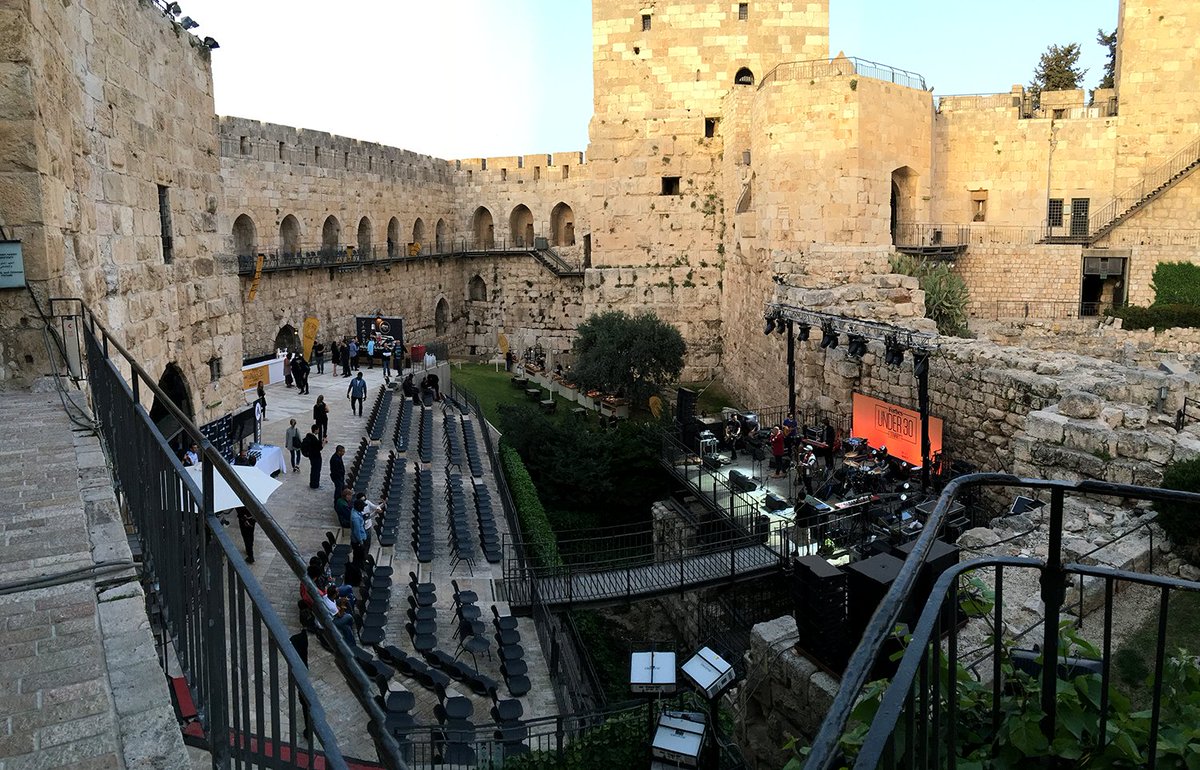 vertigoislive's tweet photo. The venue, the lineup, the audience – everything about tonight is 🔥 #Under30Summit https://t.co/vo4u2lPDCy