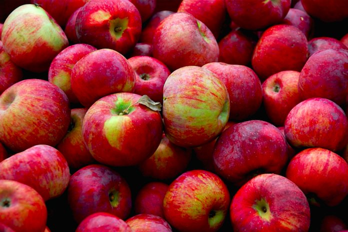 It's true!! 10 more reasons to eat an #apple a day! bit.ly/1QAfRl1