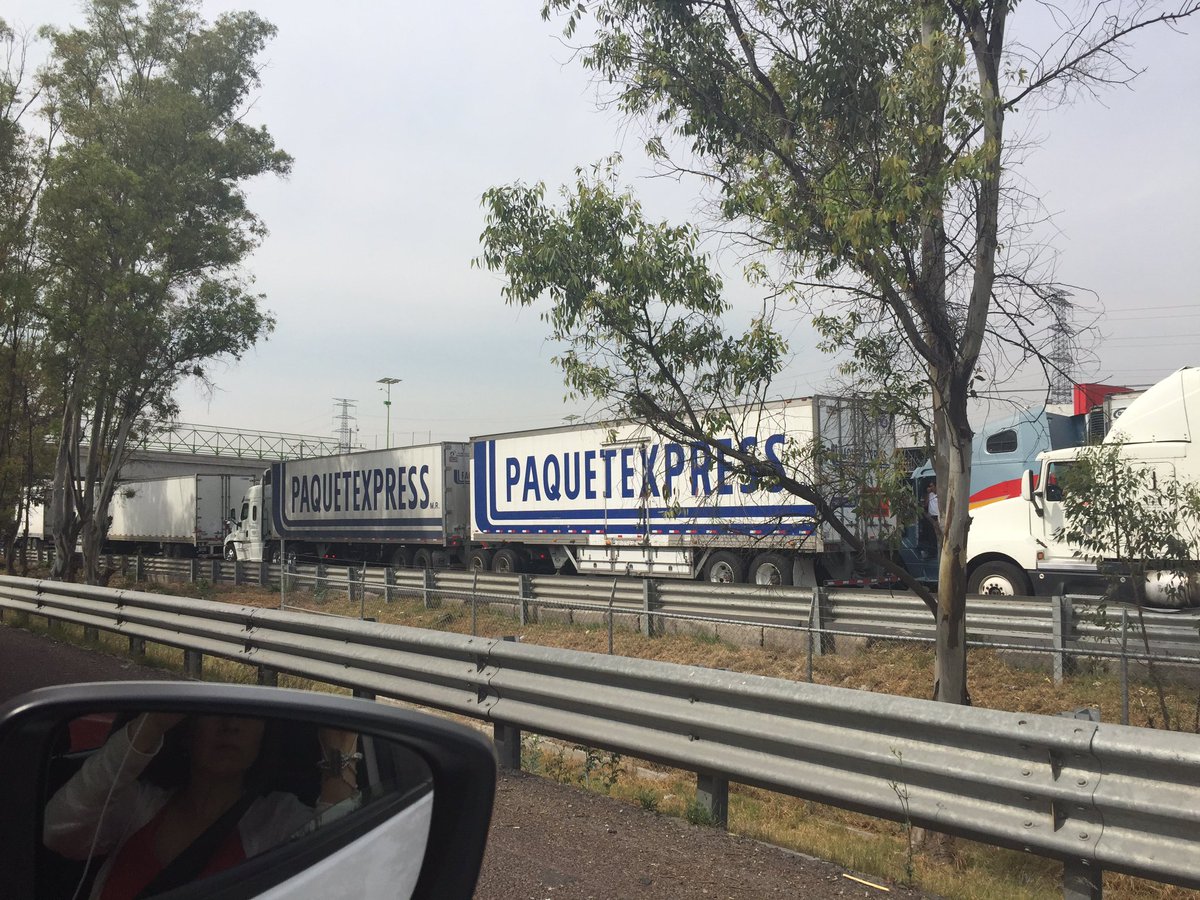 Carretera Qro-CDMX. Increíble 😡