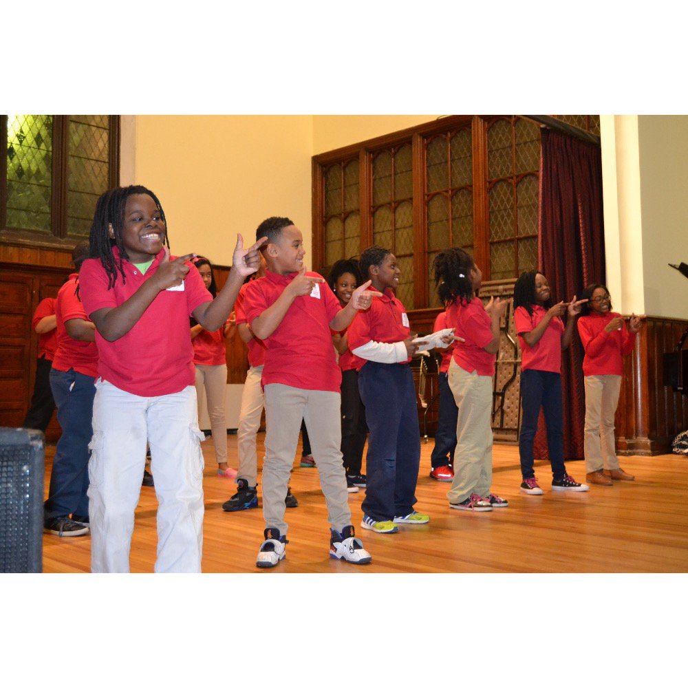 StAndrews_VA's tweet photo. Fourth grade showing SAS families their Minds in Motion performance at our monthly dinner and event. https://t.co/Ajoyz4bMpS