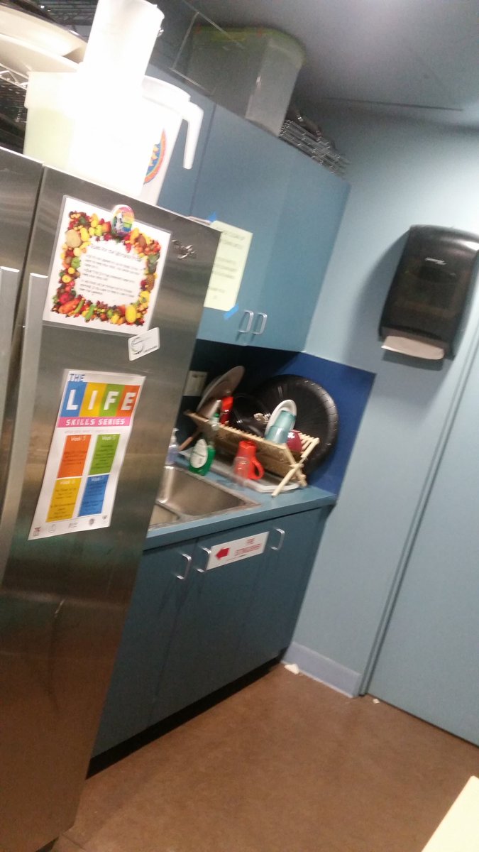 UCSD_CCC's tweet photo. We have a kitchen at no cost for friends, students, and commuters! Remember to label your food ;) #ucsdunity16 #CCC https://t.co/sJphuubmlQ