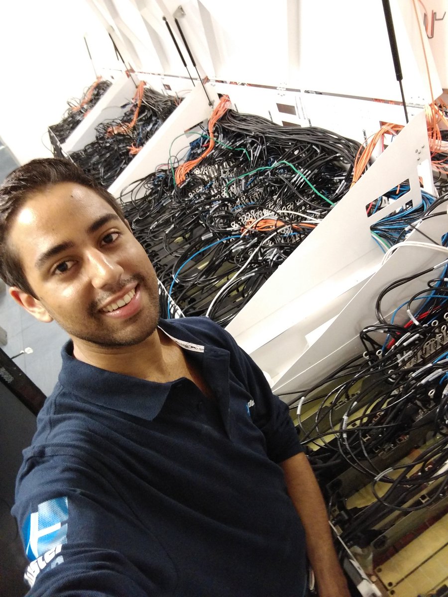 empoor's tweet photo. Look at me doing technical shit for @clustervhpc. #vienna #tuwien #vsc3 https://t.co/OPsDArf5Qp