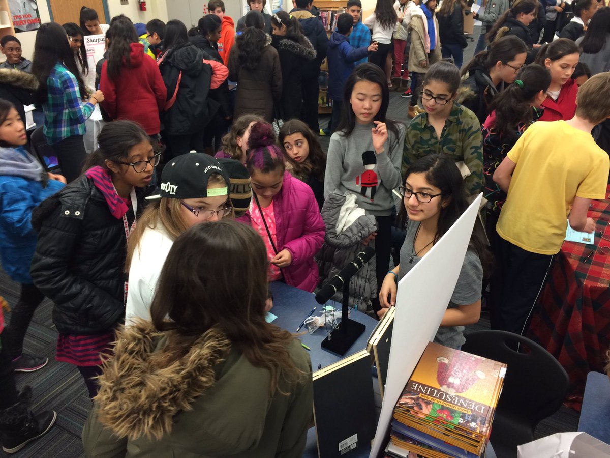 mjwheelerali's tweet photo. Pre-orders underway @AllanAMartinPS @allanatlc @PeelSchools #IBT #TradeShow2016! Get your custom orders! #peel21st https://t.co/gQuJ0MvnWj