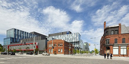 CanaryDistrict's tweet image. Fence is coming down, ROADS ARE OPENING tomorrow afternoon!! Everyone can finally see #CanaryDistrict! #newcommunity