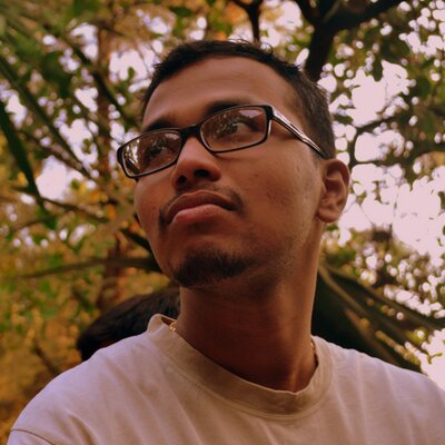 FabHacks's tweet photo. Virendra Parodkar: #RangeRover #Armoured #amazing #defexpo2016… https://t.co/75Ilk7Vc9P #GoaKonnect #GoaConnect https://t.co/dpAzfUOXTk