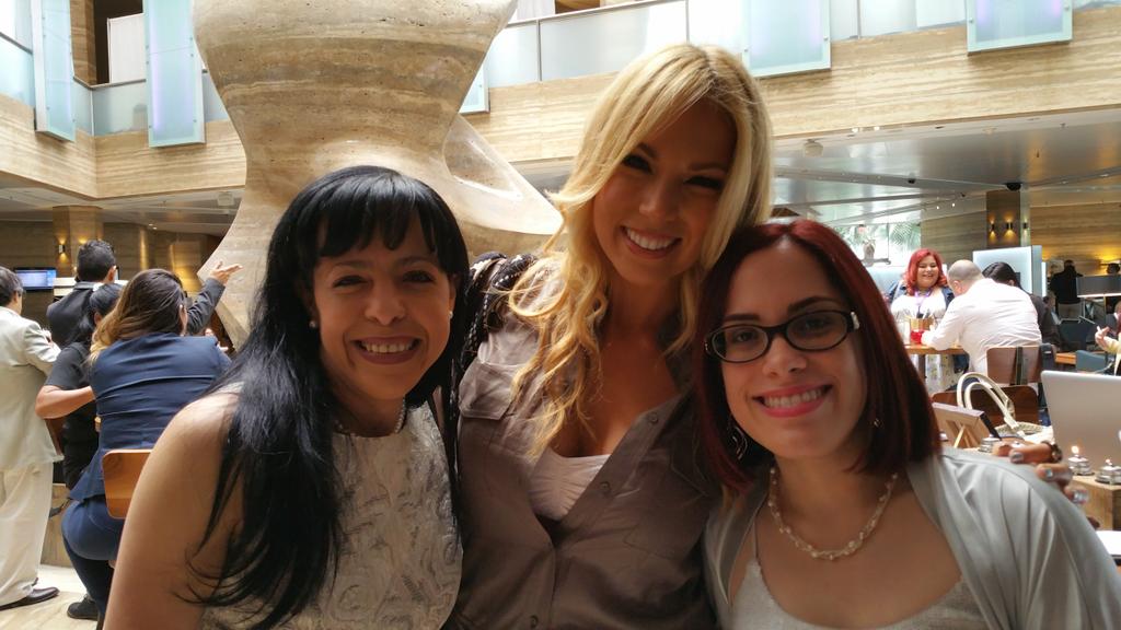 micaminar's tweet image. Celebrating @thelsbproject #thelsbproject @pilimontilla @ergeekgoddess @martinllorenstv @laurita86 #hispz16