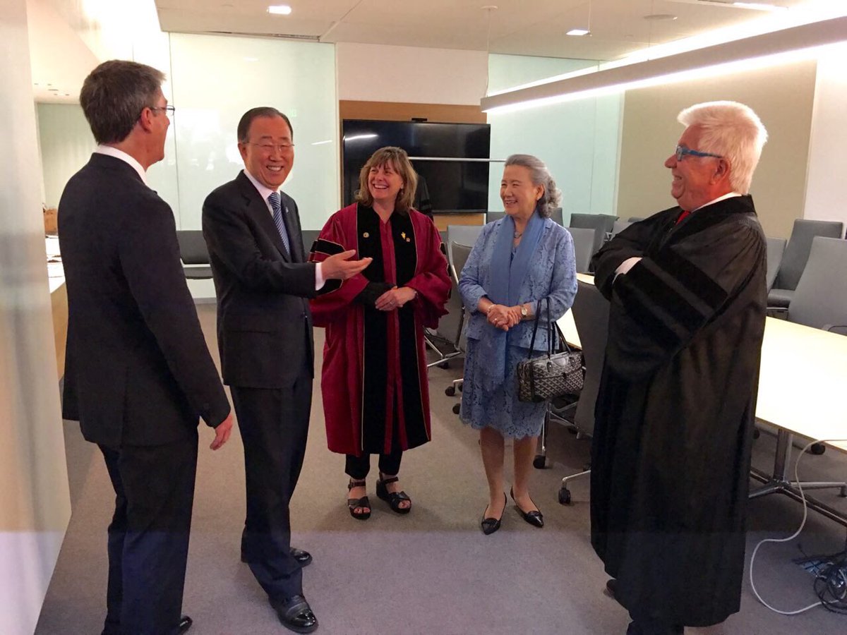 UN_Spokesperson's tweet photo. A big thank you to @LoyolaMarymount community for such a warm welcome to #UNSG Ban Ki-moon. #BKMatLMU ph: @gcwingman https://t.co/eGcKmb8P7T
