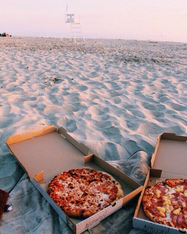 _OhTheGoodLife's tweet photo. #pizza #dinner #beach #sea #wave #summer #diet #surf #style #luxury #thegoodlifepics #theg… https://t.co/rVKtGxSpnI https://t.co/ezA7WOCMGS