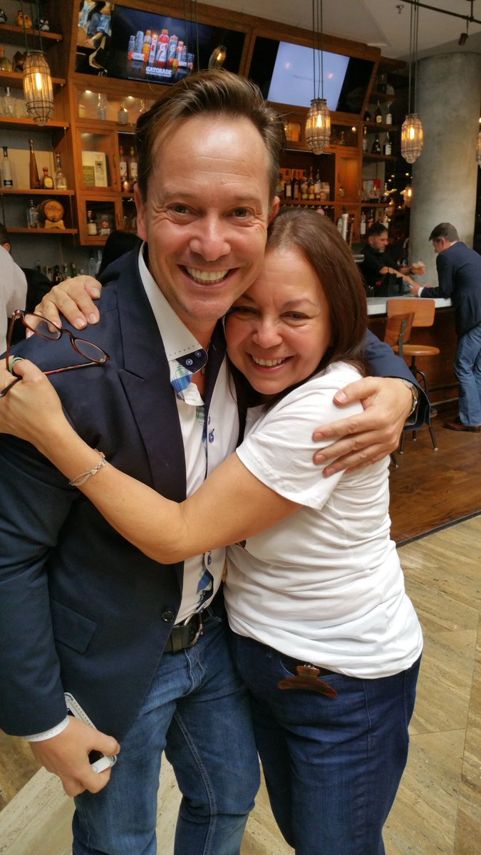 micaminar's tweet image. Celebrating @thelsbproject #thelsbproject @pilimontilla @ergeekgoddess @martinllorenstv @laurita86 #hispz16