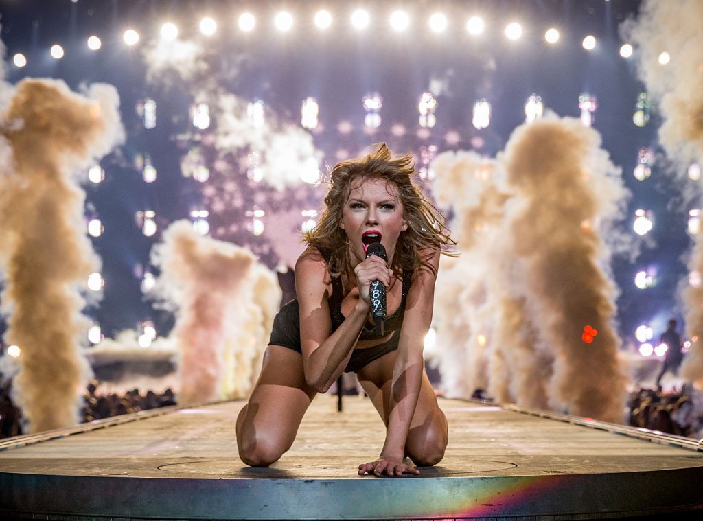 enews's tweet photo. Taylor Swift's #NewRomantics music video is proof the best people in life are her fans: https://t.co/ih7aDcf2oF https://t.co/NFXkcLD01A