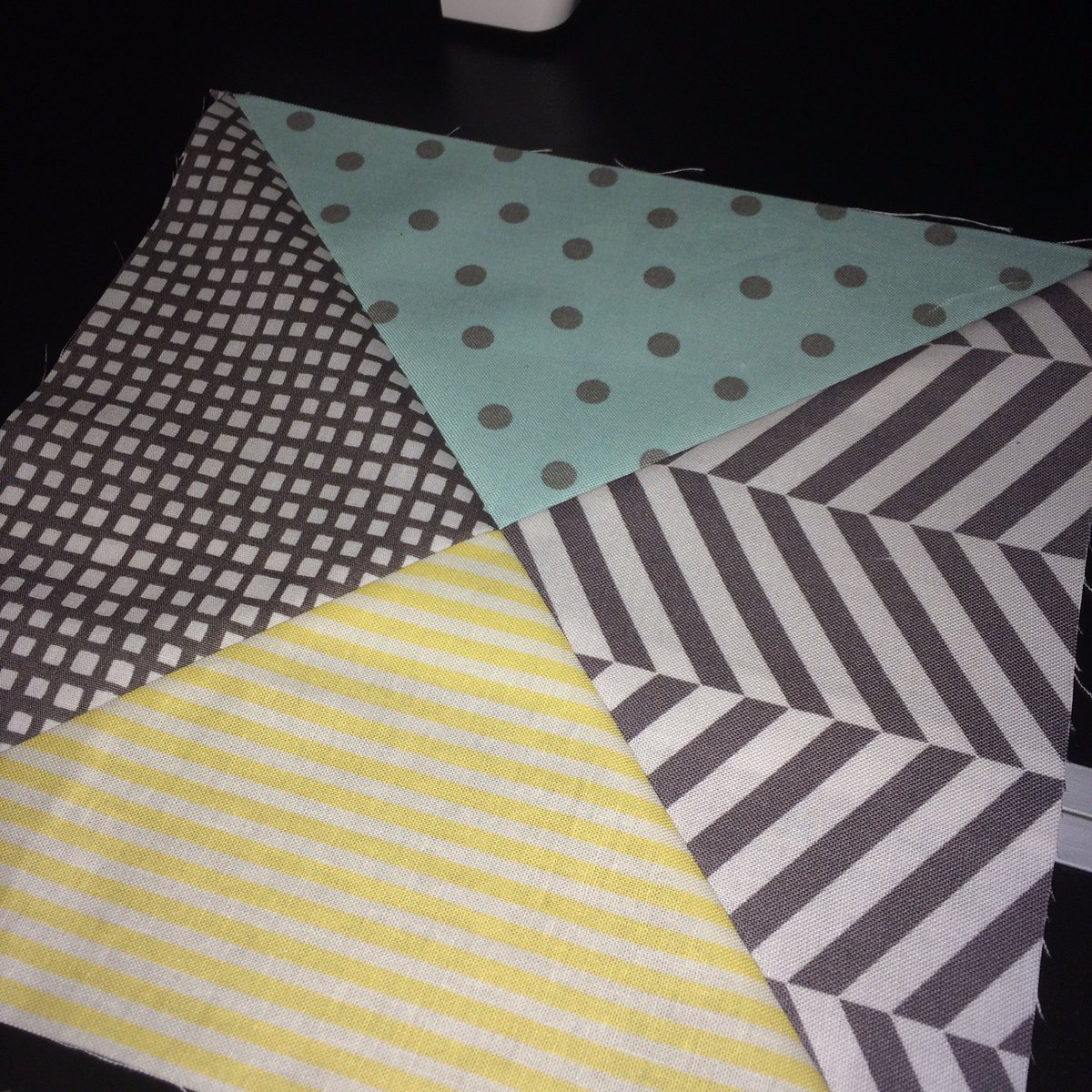 paper_windmill1's tweet photo. Who likes a #grey #mint #lemon combo? I do! What do you think? #fabric #handmade #patchwork #paperwindmill 💜 https://t.co/jX746WVpEH