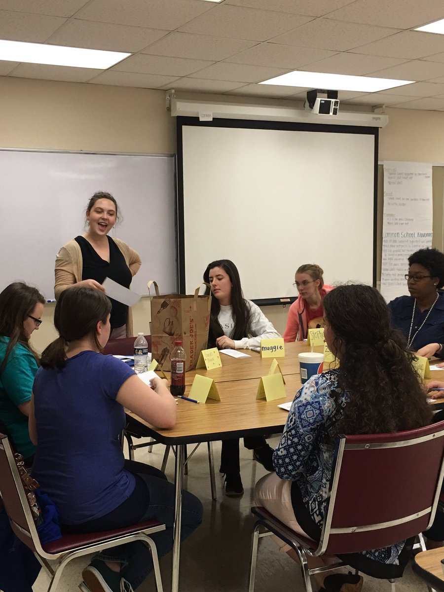 drjray's tweet photo. @Montevallo stu working with @MontevalloHigh FTA stu #futureteachers #valueadded #noSB316 #collaboration https://t.co/ahofvDwntr