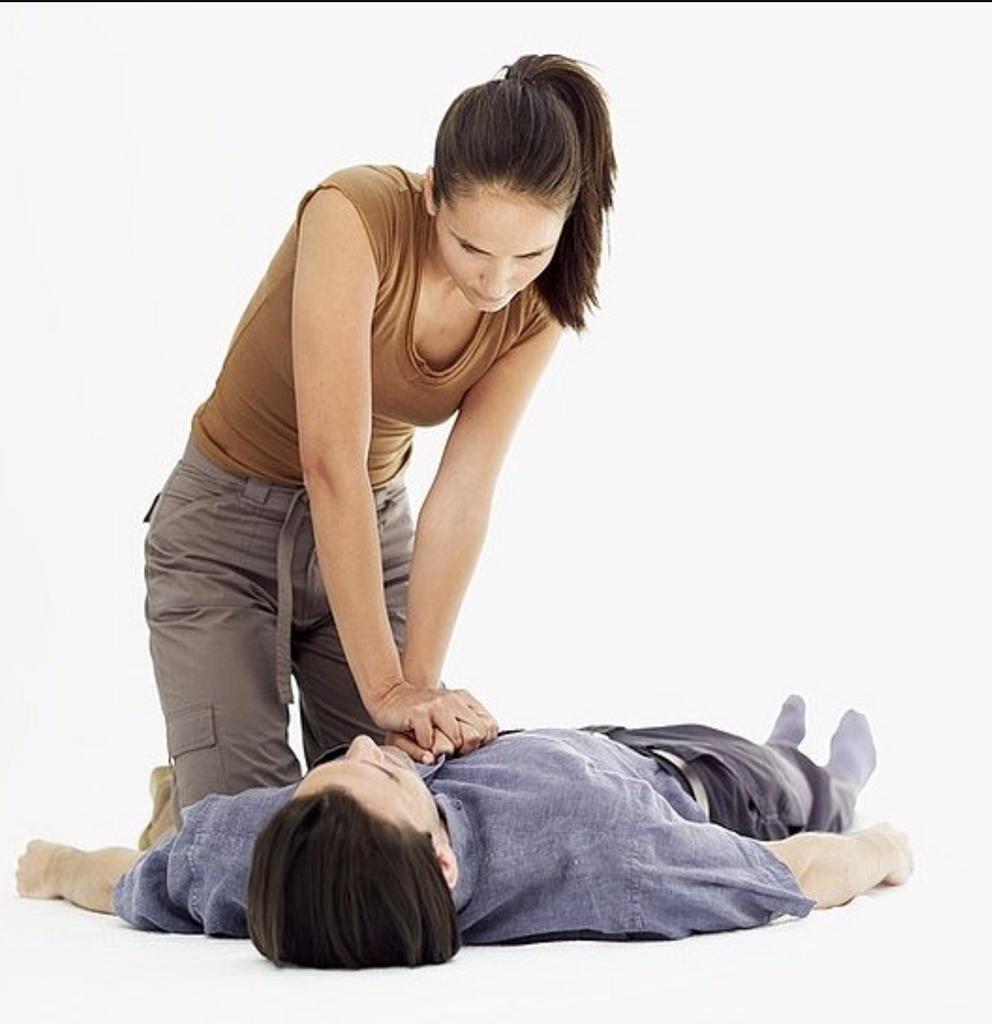 HealthfirstGh's tweet photo. Do have #CPR skills to save lives ? #Healthfirstgh get you ready to save lives #Ghana #Africa https://t.co/NuSYgmxP1k