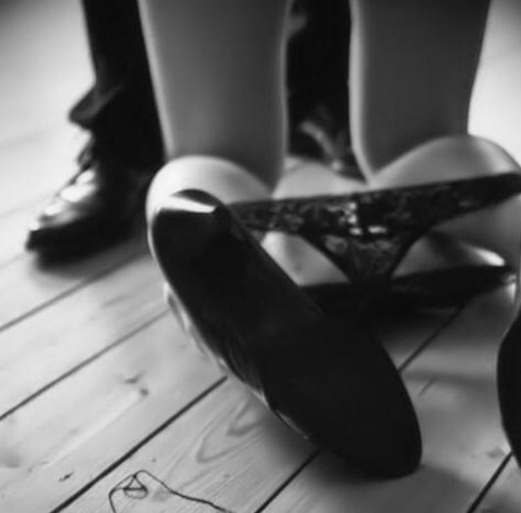 ClarissaClemens's tweet image. #DsubVerse

'...Begging to succumb
as You handle my
'Oh my'
I hum...'
©👄cOc 

#BDSM
#Sir
#D/s
#submissive