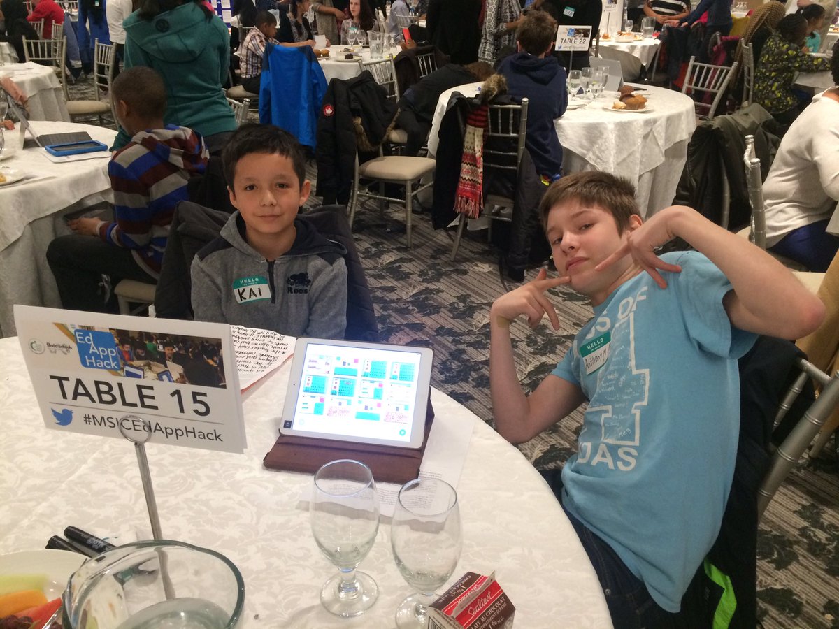 SharlaFalodi's tweet image. Students from @TDSBFNST here at #MSICEdAppHack!!!! #TDSB