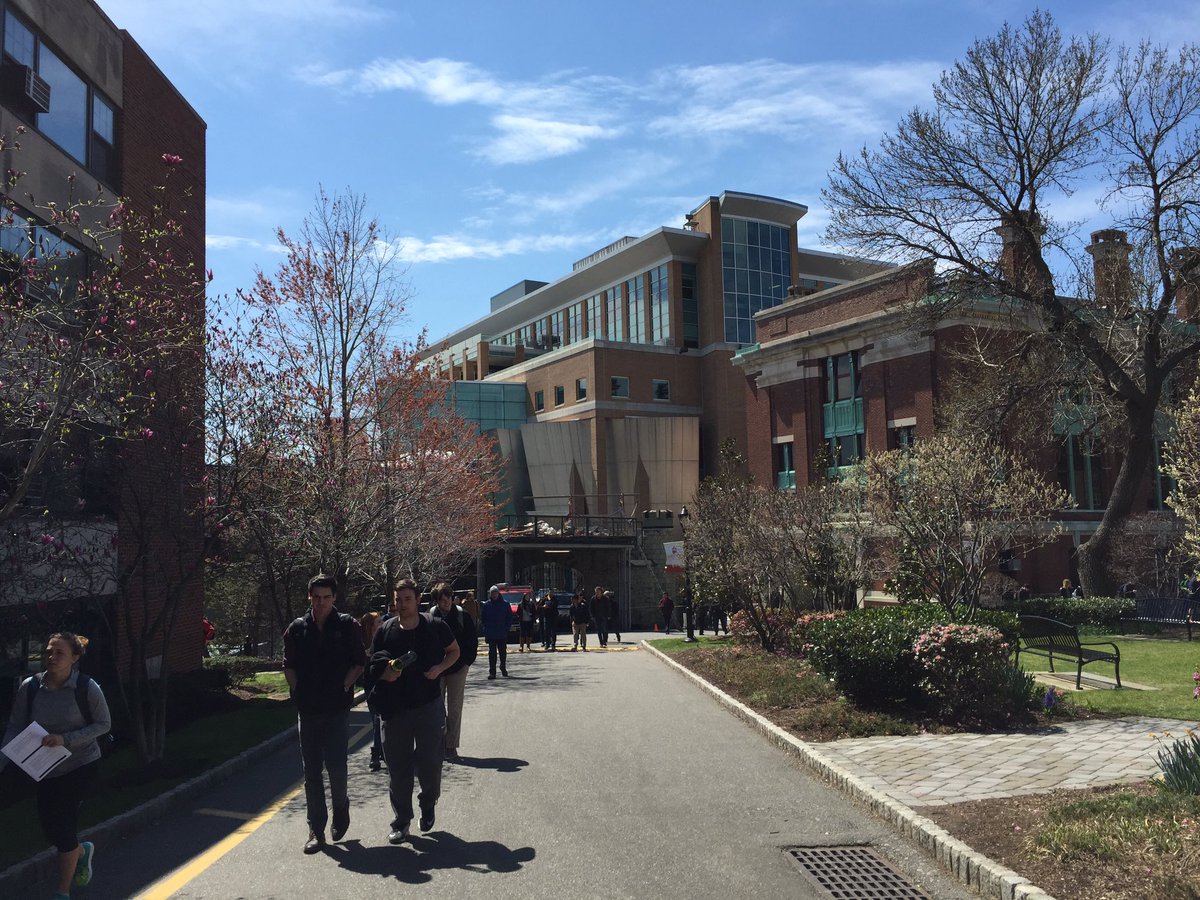 FollowStevens's tweet image. It&apos;s a beautiful day on campus with clear blue skies #stevenstech
