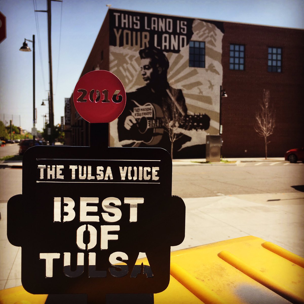 WoodyGuthrieCtr's tweet photo. The Woody mural was voted "Best Public Art" in Tulsa. We agree! #tulsavoice #aaronwhisner #cleanhands #Tulsa https://t.co/YYChfndFCF