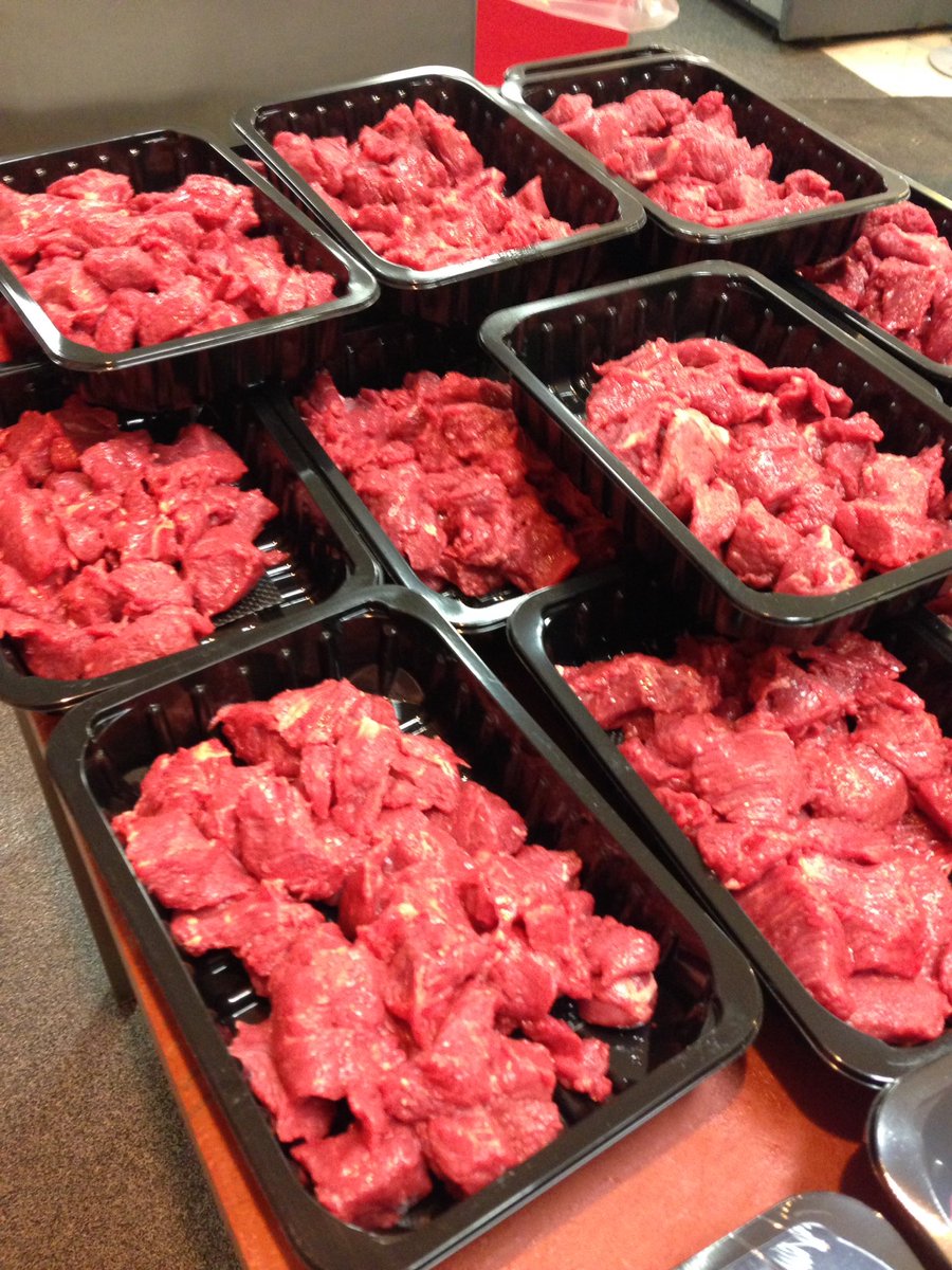 IrishButcher25's tweet photo. Offers this week we've got 1/2 PRICE Lamb Loin, Save 33% on lean diced beef &amp;Striploin Steak @SuperValuIRL #bestbeef https://t.co/wTU11oLTs1