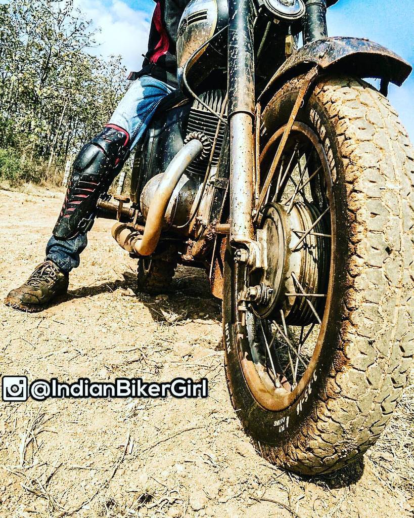 Sameeraruksar's tweet photo. I'm a dirt person.
I trust the dirt.
I dont trust diamonds and gold
Jawa 250cc
#2strok… https://t.co/bhwI1iCN8J https://t.co/WwGyzV5K4a