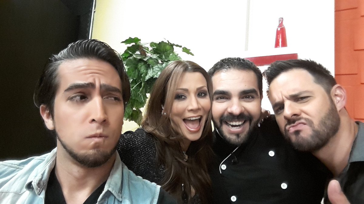 Cristoboy's tweet image. Los #vengadores ganadores y un #colado ( @michel_anaya ) hoy le tocó perder~ @QuienteveTV #azteca #trece #punto2