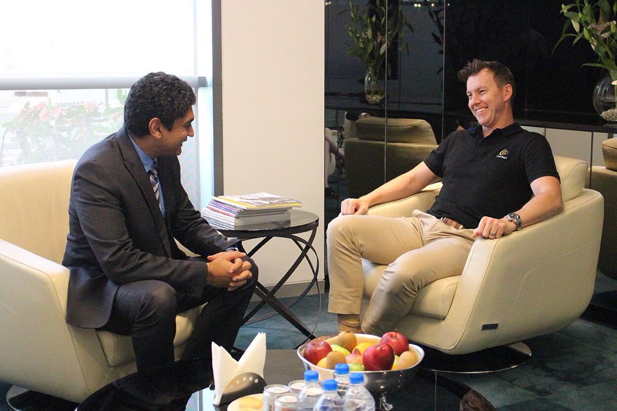 tarun_d_sharma's tweet photo. @BMCSoftware India hosted @BrettLee_58. Creating awareness around hearing impairment. #SoundsOfCricket #NobleCause https://t.co/qHO9vqMw1R