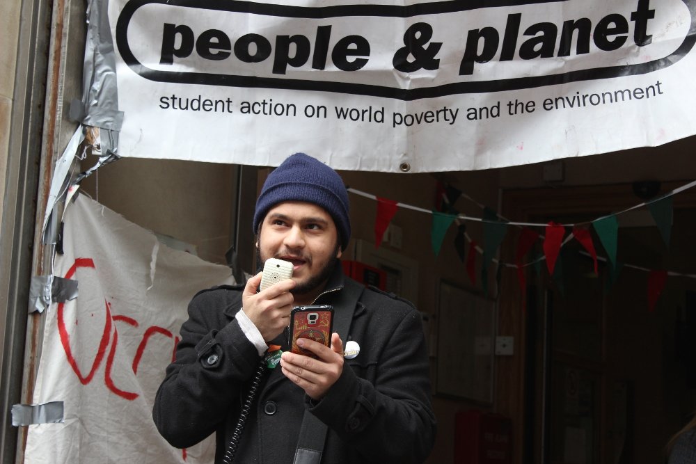 ricjl's tweet photo. Edinburgh students occupying their finance office for full fossil fuel divestment today #DivestTheRestEd #Divest https://t.co/PB5Zlw9SwS