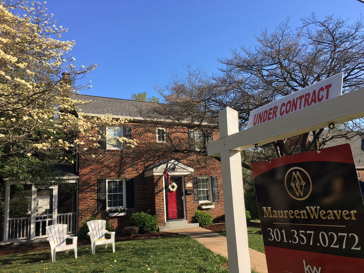 mocweaver's tweet photo. Zero days on the market and we are officially under contract! #woodmoor #pricerightsellquickly #maureenweaverhomes https://t.co/rVsUwHGb4F