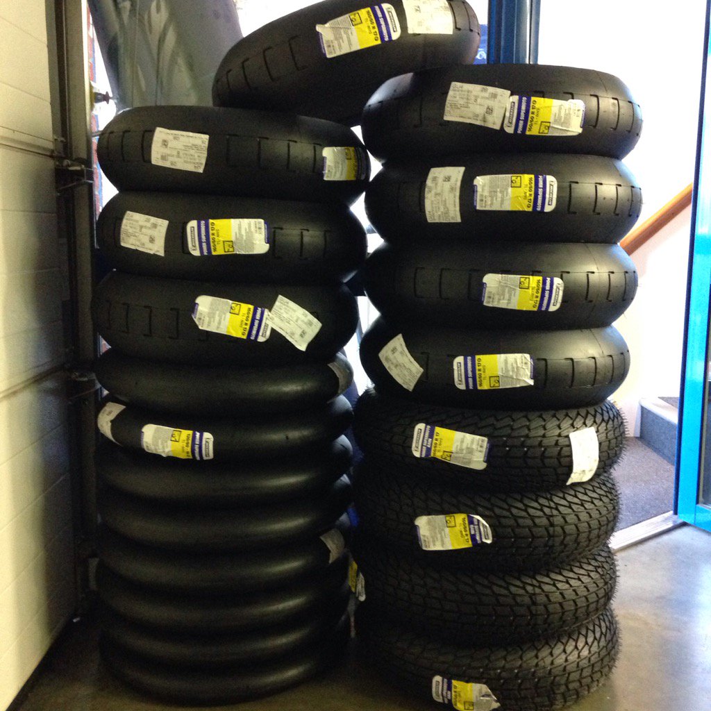 Well that looks serious <a href="/Jay78840205/">Jay</a> <a href="/MichelinTyres/">Michelin UK</a> @supermotouk <a href="/sjpmoto/">SJP Moto</a>