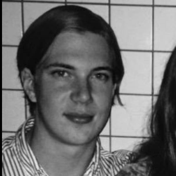 OfvreGossarna's tweet photo. Här har vi Öfvre Idrottssällskapets egna festansvarig, Ludwig Janssen! https://t.co/KAcosPDllz