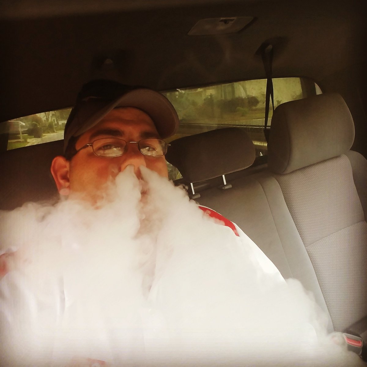 glick_chris's tweet photo. Taking a vape break #vapeanchill #vape #vaper #vaping #vapelife #vapefam #vapeporn #vapenation #vapeon #workvape https://t.co/0lUxjxdt3W
